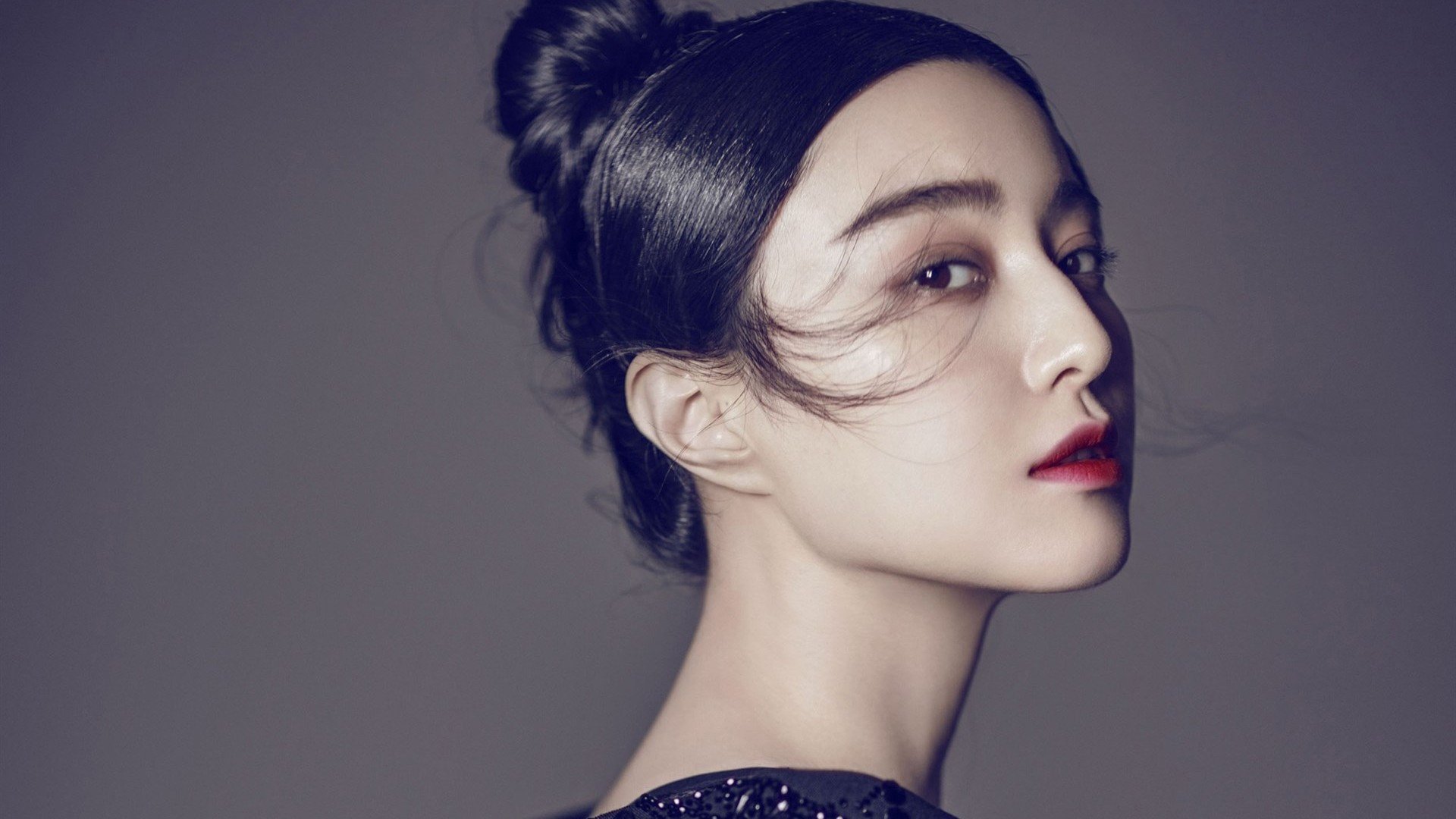 亚历克斯·格林伍德稳步提高，成为袋鼠队不可或缺的后防力量，亚历克斯-格林伍德